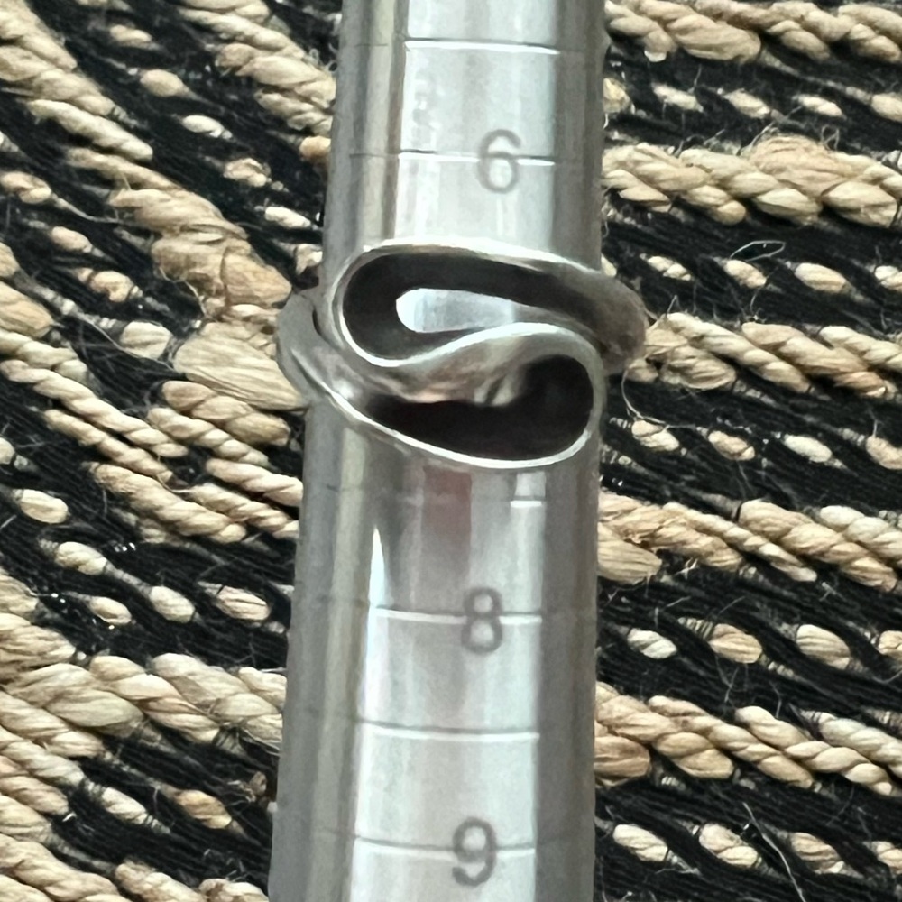 James Avery Swirl Ribbon Ring Size 7 RETIRED